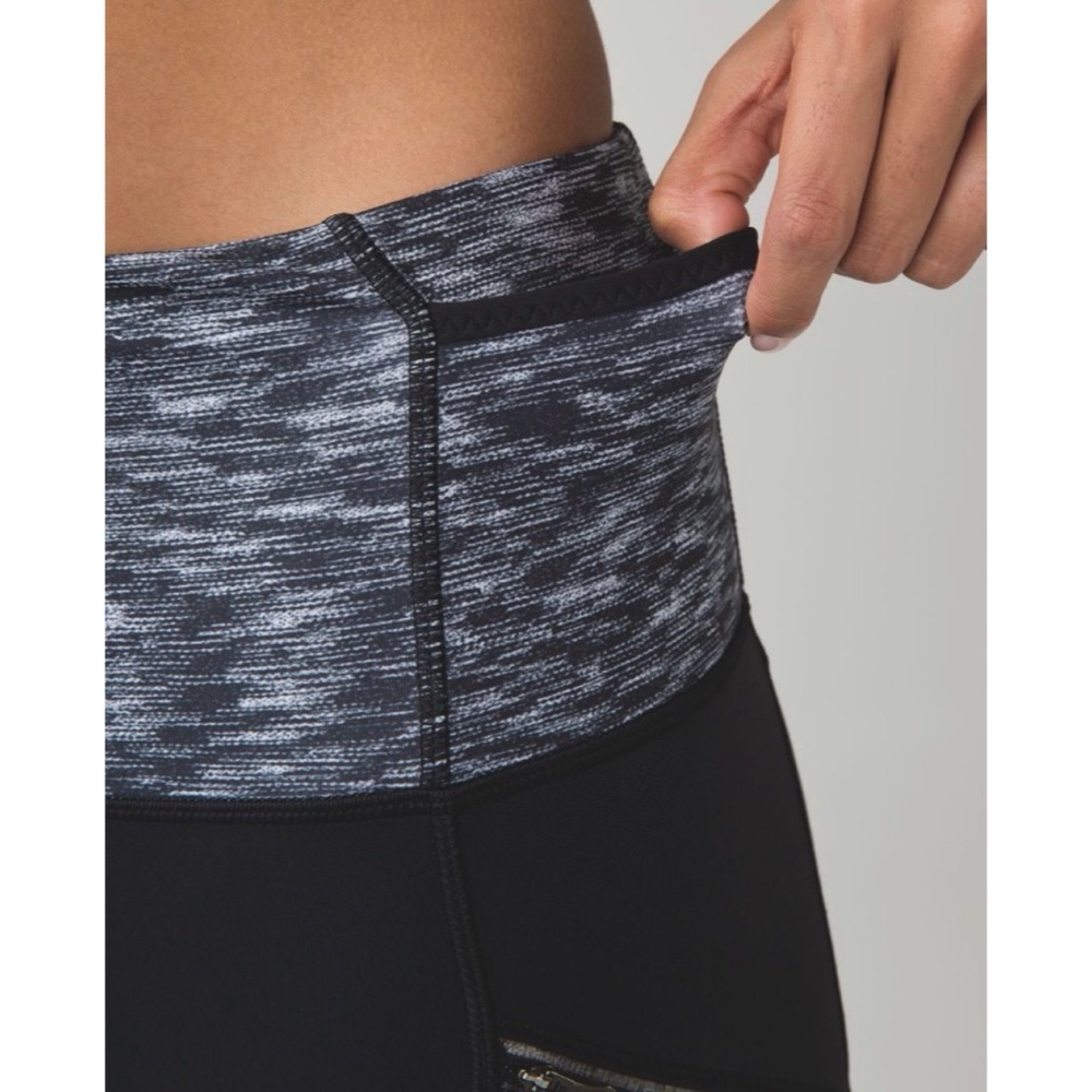 Lululemon Toasty Tech Tight II Black / Dramatic Static White Black 8 - Picture 7 of 10